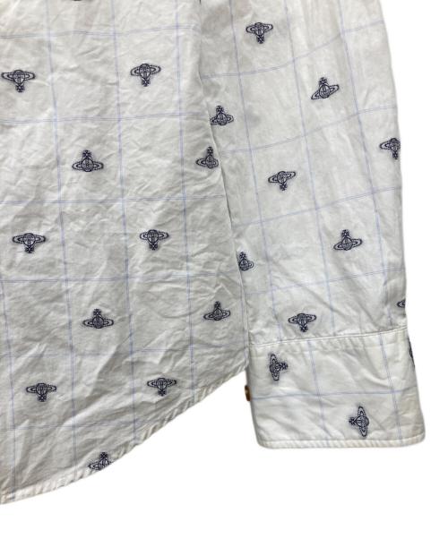 Vivienne Westwood man（ヴィヴィアン ウェストウッド マン）Vivienne Westwood man (ヴィヴィアン ウェストウッド マン) 総柄オーブ刺繍シャツ ホワイト サイズ:SIZE44の古着・服飾アイテム