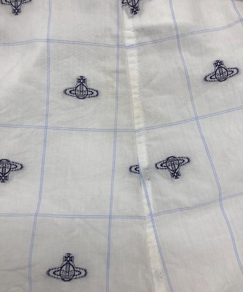 Vivienne Westwood man（ヴィヴィアン ウェストウッド マン）Vivienne Westwood man (ヴィヴィアン ウェストウッド マン) 総柄オーブ刺繍シャツ ホワイト サイズ:SIZE44の古着・服飾アイテム