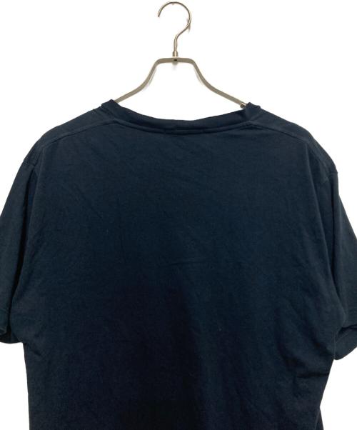STONE ISLAND（ストーンアイランド）STONE ISLAND (ストーンアイランド) Institutional / Stamp One Badge Print T-Shirt ネイビー サイズ:XLの古着・服飾アイテム