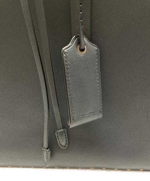 COACH（コーチ）COACH (コーチ) Cooper Carryall With Rivets ブラックの古着・服飾アイテム