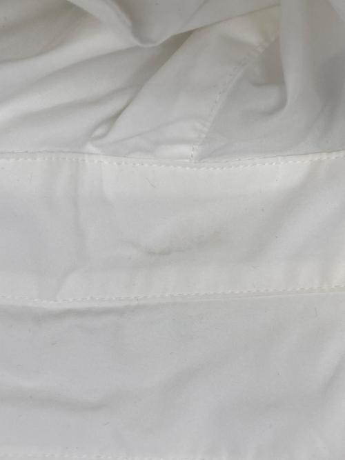 YANUK（ヤヌーク）YANUK (ヤヌーク) バックボタンシャツ ホワイト サイズ:Mの古着・服飾アイテム