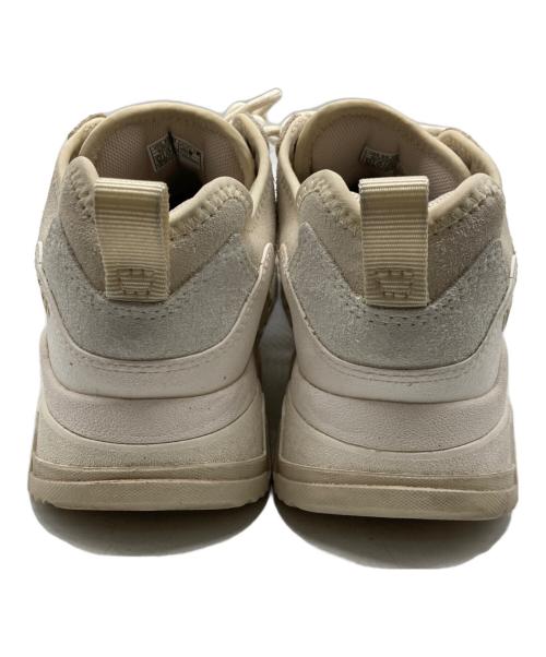UGG（アグ）UGG (アグ) CapTrail Low ベージュ サイズ:23.5cmの古着・服飾アイテム
