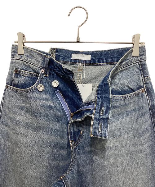 moussy（マウジー）moussy (マウジー) CROSS WAIST WIDE ストレート インディゴ サイズ:２ 未使用品の古着・服飾アイテム