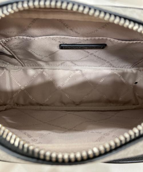 MICHAEL KORS（マイケルコース）MICHAEL KORS (マイケルコース) JET SET ITEM ポケット クロスボディ ウィズ アタッチ ミディアム ホワイト×ブラックの古着・服飾アイテム