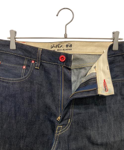 CUNE（キューン）CUNE (キューン) 2連うさぎペイントデニムパンツ インディゴ サイズ:W34の古着・服飾アイテム