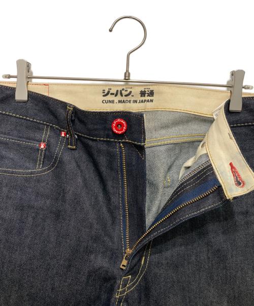 CUNE（キューン）CUNE (キューン) 4連うさぎペイントデニムパンツ インディゴ サイズ:W34の古着・服飾アイテム