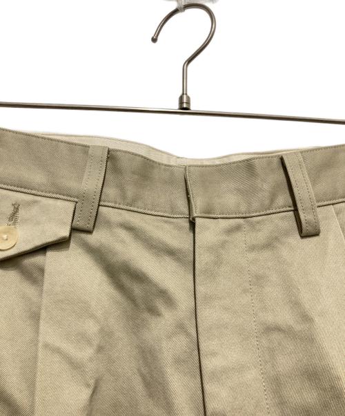 AURALEE（オーラリー）AURALEE (オーラリー) WASHED FINX CHINO ONE-TUCK PANTS ベージュ サイズ:1 未使用品の古着・服飾アイテム