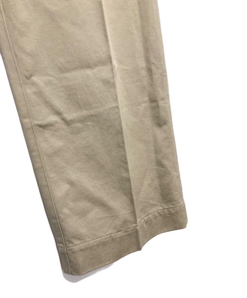 AURALEE（オーラリー）AURALEE (オーラリー) WASHED FINX CHINO ONE-TUCK PANTS ベージュ サイズ:1 未使用品の古着・服飾アイテム