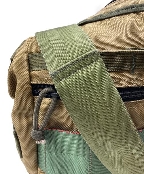 BRIEFING（ブリーフィング）BRIEFING (ブリーフィング) DAY TRIPPER ショルダーバッグ オリーブの古着・服飾アイテム