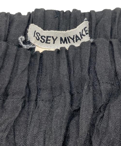 ISSEY MIYAKE（イッセイミヤケ）ISSEY MIYAKE (イッセイミヤケ) プリーツスカート ブラック サイズ:Mの古着・服飾アイテム