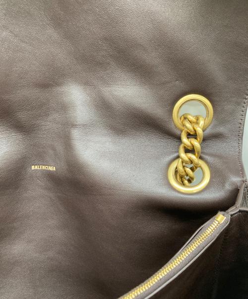 BALENCIAGA（バレンシアガ）BALENCIAGA (バレンシアガ) CRUSH LARGE CHAIN BAG　クラッシュ・ラージ・チェーン・バッグ ブラウンの古着・服飾アイテム