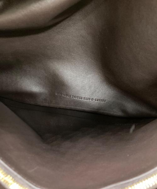 BALENCIAGA（バレンシアガ）BALENCIAGA (バレンシアガ) CRUSH LARGE CHAIN BAG　クラッシュ・ラージ・チェーン・バッグ ブラウンの古着・服飾アイテム