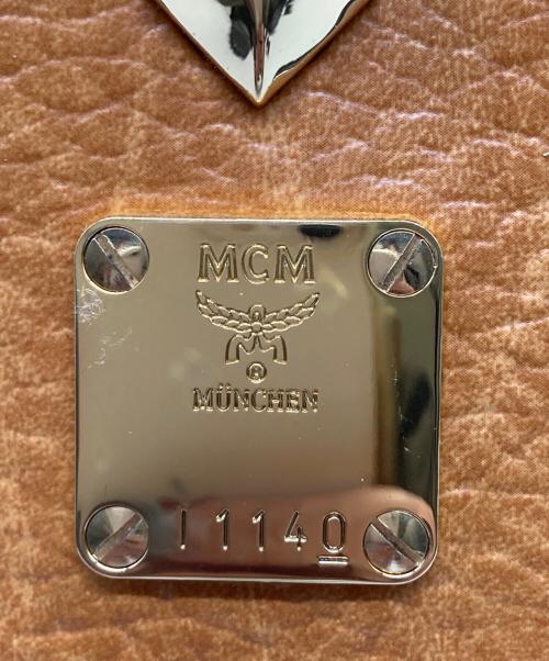 MCM（エムシーエム）MCM (エムシーエム) スタッズクラッチバッグの古着・服飾アイテム