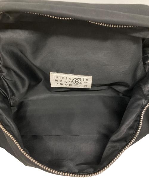 MM6 Maison Margiela（エムエムシックスメゾンマルジェラ）MM6 Maison Margiela (エムエムシックスメゾンマルジェラ) NYLON CROSSBODY BAGの古着・服飾アイテム
