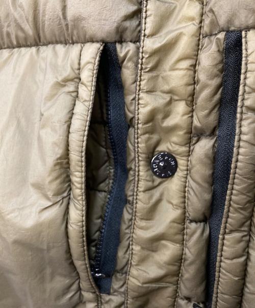 STONE ISLAND（ストーンアイランド）STONE ISLAND (ストーンアイランド) YARN DOWN SHIRT カーキ サイズ:Sの古着・服飾アイテム