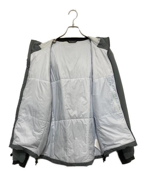 ARC'TERYX（アークテリクス）ARC'TERYX (アークテリクス) BEAMS (ビームス) ARC'TERYX × BEAMS / 別注 Atom AR Hoodie グレー サイズ:Mの古着・服飾アイテム