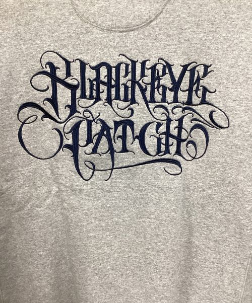 BlackEyePatch（ブラックアイパッチ）BlackEyePatch (ブラックアイパッチ) APHRODITE GANG (アフロディーテギャング) 取扱注意刺繍スウェット グレー サイズ:XLの古着・服飾アイテム