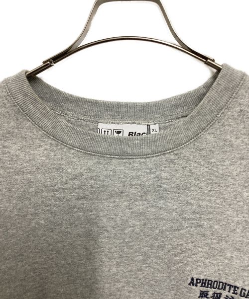 BlackEyePatch（ブラックアイパッチ）BlackEyePatch (ブラックアイパッチ) APHRODITE GANG (アフロディーテギャング) 取扱注意刺繍スウェット グレー サイズ:XLの古着・服飾アイテム