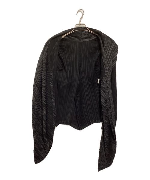 ISSEY MIYAKE FETE（イッセイミヤケフェット）ISSEY MIYAKE FETE (イッセイミヤケフェット) 襟デザインショートプリーツジャケット ブラック サイズ:3の古着・服飾アイテム