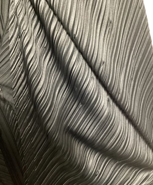 ISSEY MIYAKE FETE（イッセイミヤケフェット）ISSEY MIYAKE FETE (イッセイミヤケフェット) 襟デザインショートプリーツジャケット ブラック サイズ:3の古着・服飾アイテム