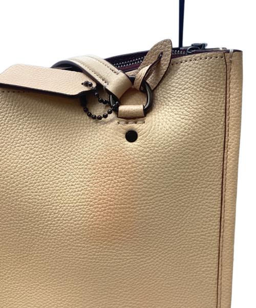 COACH（コーチ）COACH (コーチ) タイラー キャリーオール ピンクの古着・服飾アイテム