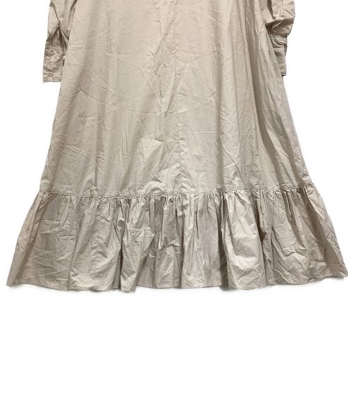 universal tissu（ユニバーサルティシュ）universal tissu (ユニバーサルティシュ) ナチュラルタイプライターテントラインワンピース ベージュ サイズ:Freeの古着・服飾アイテム