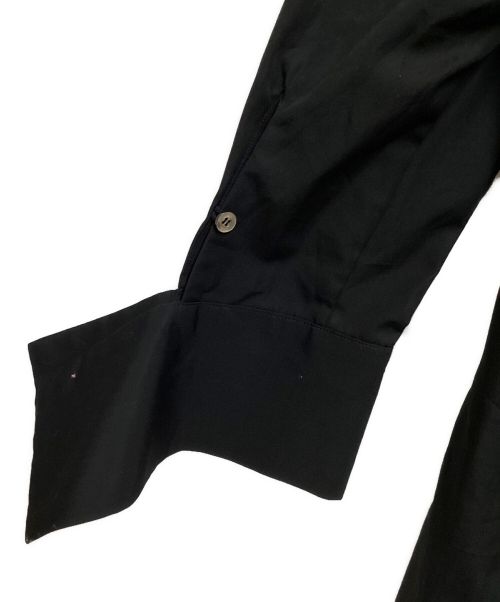 Ujoh（ウジョー）Ujoh (ウジョー) LOKITHO (ロキト) STUDIOUS (ステュディオス) 別注エンブロイダリーピアシングシャツ ブラック サイズ:2 未使用品の古着・服飾アイテム