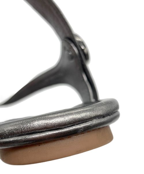 TORY BURCH（トリーバーチ）TORY BURCH (トリーバーチ) MINNIE TRAVEL SANDAL メタリックグレー サイズ:7.5の古着・服飾アイテム