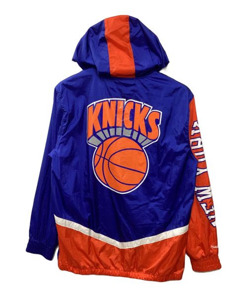 MITCHELL & NESS（ミッチェルアンドネス）MITCHELL & NESS (ミッチェルアンドネス) HARDWOOD CLASSICS (ハードウッドクラシック) ナイロンジャケット ブルー×オレンジ サイズ:XLの古着・服飾アイテム