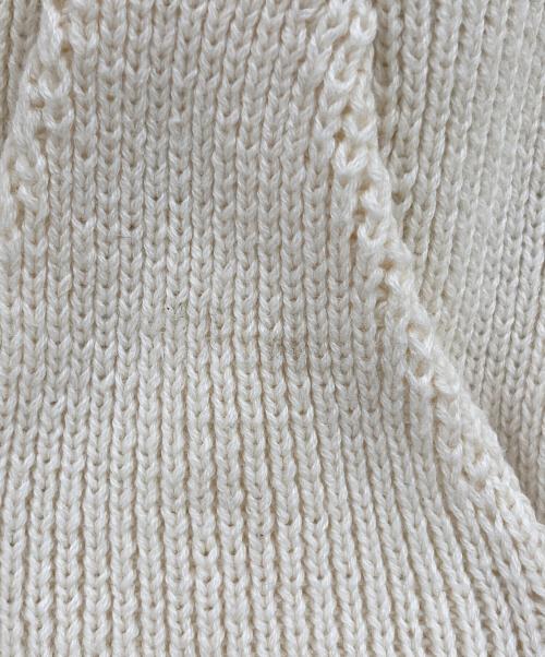 juemi（ジュエミ）juemi (ジュエミ) Rhombus Pleated Cardigan アイボリー サイズ:Freeの古着・服飾アイテム