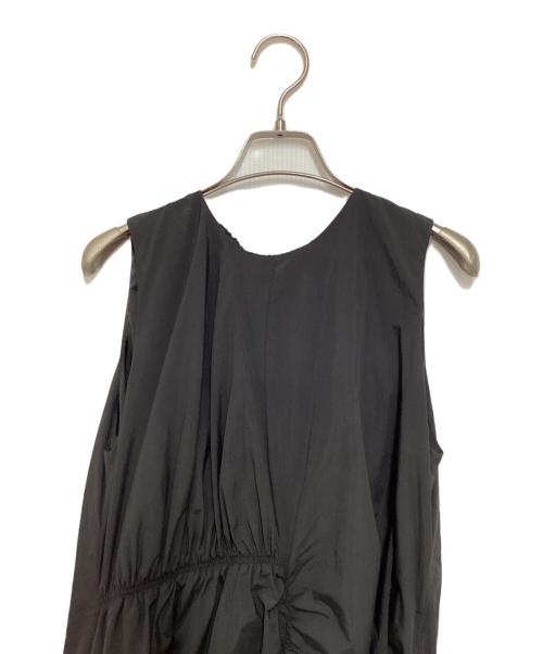 emmi atelier（エミアトリエ）emmi atelier (エミアトリエ) ナイロンギャザーボリュームワンピース ブラックの古着・服飾アイテム