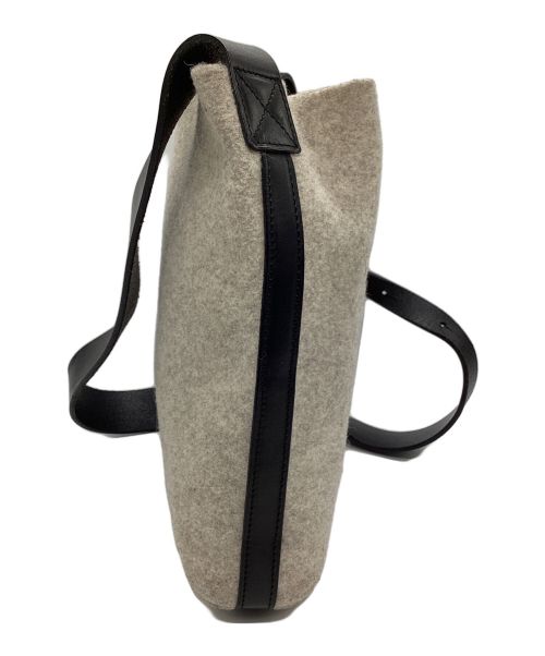 CHACOLI（チャコリ）CHACOLI (チャコリ) HYKE (ハイク) ウールショルダーバッグ ベージュの古着・服飾アイテム