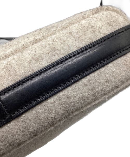 CHACOLI（チャコリ）CHACOLI (チャコリ) HYKE (ハイク) ウールショルダーバッグ ベージュの古着・服飾アイテム