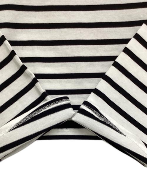 cygne（シーニュ）cygne (シーニュ) ボーダートップス Luc ホワイトの古着・服飾アイテム