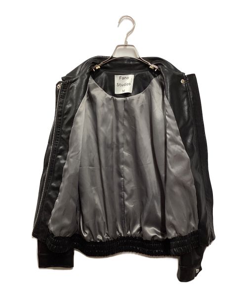Fano Studios（ファノ ストゥディオズ）Fano Studios (ファノ ストゥディオズ) 襟付き 合皮ライダースブルゾン ブラック サイズ:Mの古着・服飾アイテム