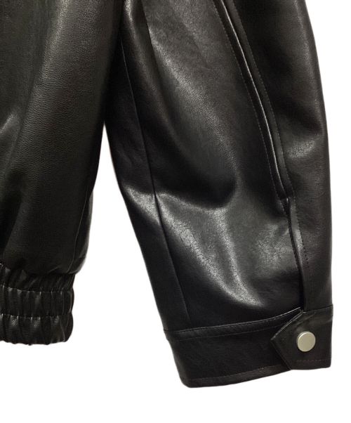 Fano Studios（ファノ ストゥディオズ）Fano Studios (ファノ ストゥディオズ) 襟付き 合皮ライダースブルゾン ブラック サイズ:Mの古着・服飾アイテム