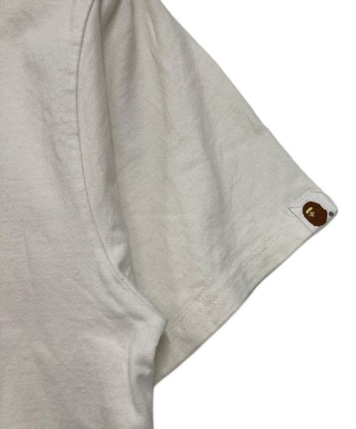 A BATHING APE（アベイシングエイプ）A BATHING APE (ア ベイシング エイプ) 半袖Tシャツ ホワイト サイズ:Mの古着・服飾アイテム