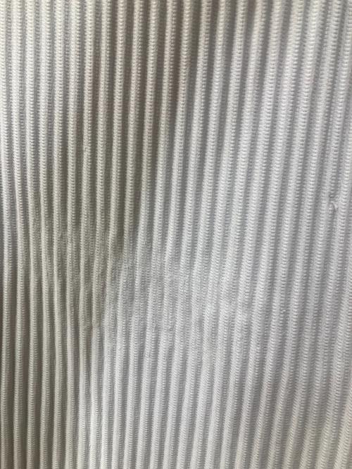 HOMME PLISSE ISSEY MIYAKE（オム プリッセ イッセイ ミヤケ）HOMME PLISSE ISSEY MIYAKE (オム プリッセ イッセイ ミヤケ) プリーツVネックベスト グレー サイズ:3の古着・服飾アイテム