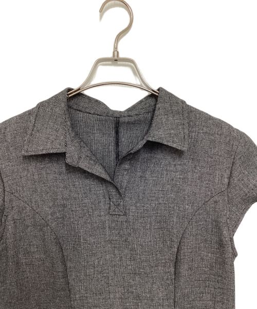 Fano Studios（ファノ ストゥディオズ）Fano Studios (ファノ ストゥディオズ) ポロカラー プリーツミニワンピース グレー サイズ:Lの古着・服飾アイテム