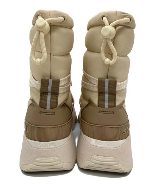 SOREL（ソレル）SOREL (ソレル) KINETIC IMPACT NXT MID BOOT アイボリー×ベージュ サイズ:24の古着・服飾アイテム