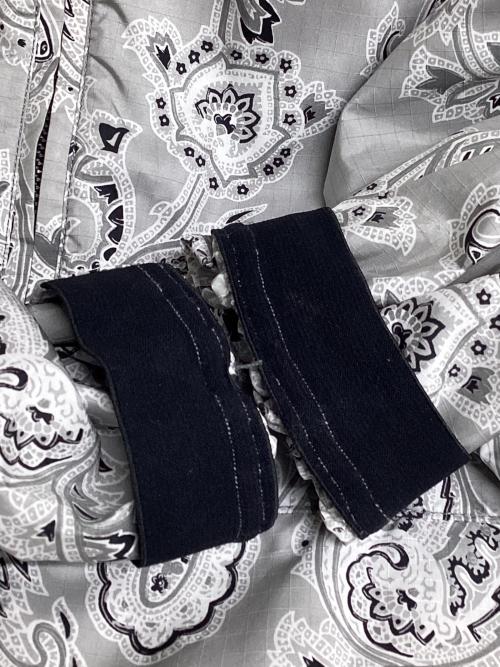 THE NORTHFACE PURPLELABEL（ザ・ノースフェイス パープルレーベル）THE NORTHFACE PURPLELABEL (ザ・ノースフェイス パープルレーベル) Paisley Print Mountain Wind Parka グレー×ブラック サイズ:Mの古着・服飾アイテム