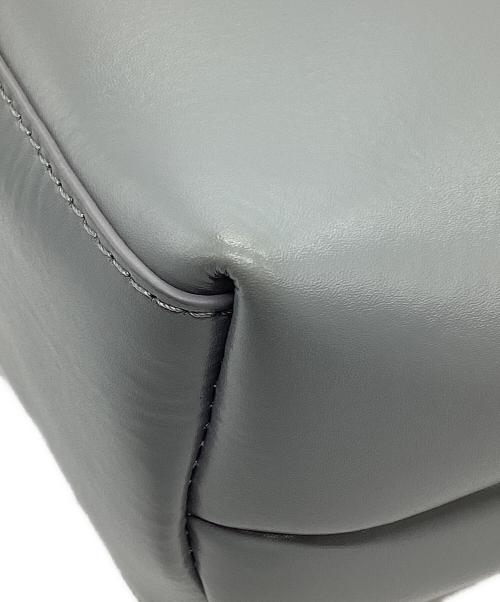 YAHKI（ヤーキ）YAHKI (ヤーキ) KOTOHA YOKOZAWA (コトハヨコザワ) CROSS BODY BAG グレー×ベージュの古着・服飾アイテム