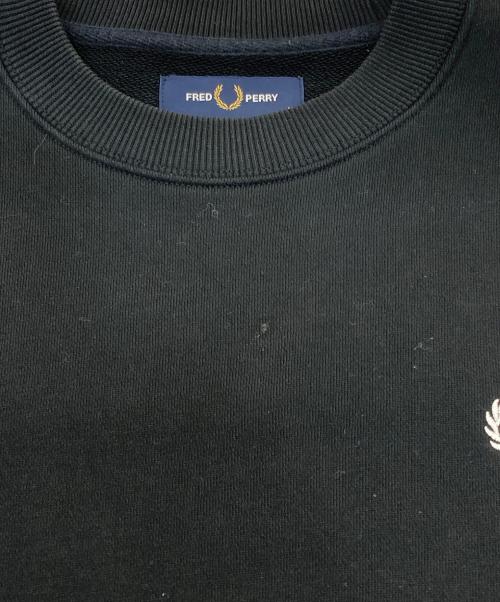 FRED PERRY（フレッドペリー）FRED PERRY (フレッドペリー) クルーネックスウェット ブラック サイズ:Mの古着・服飾アイテム
