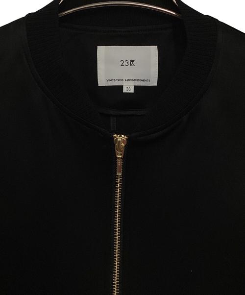 23区（ニジュウサンク）23区 (ニジュウサンク) ドレープサテン MA-1 ブルゾン ブラック サイズ:38の古着・服飾アイテム