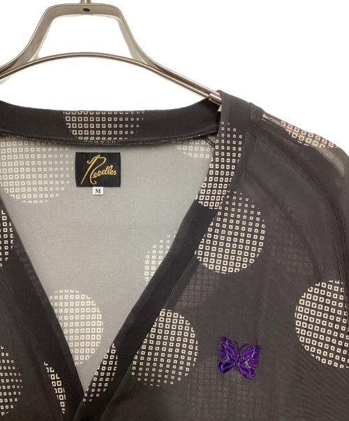 Needles（ニードルズ）Needles (ニードルズ) V Neck Cardigan - Poly Mesh / Printed グレー サイズ:Mの古着・服飾アイテム