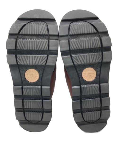 UGG（アグ）UGG (アグ) CAPITOLA CROSS SLIDE ブラウン サイズ:27cmの古着・服飾アイテム