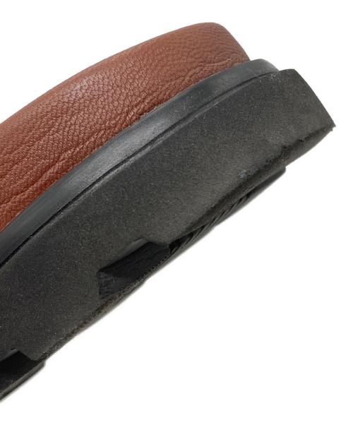 UGG（アグ）UGG (アグ) CAPITOLA CROSS SLIDE ブラウン サイズ:27cmの古着・服飾アイテム