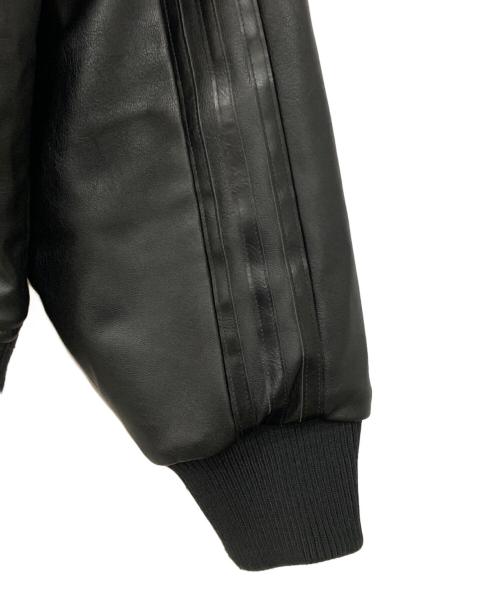 adidas（アディダス）adidas (アディダス) LNY PLEATHER フェイクレザージャケット ブラック サイズ:2XLの古着・服飾アイテム