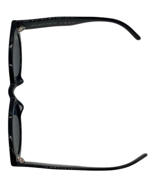 akila（アキラ）AKILA (アキラ) VASHTIE (ヴァシティー) サングラス ブラック サイズ:52□24-149の古着・服飾アイテム