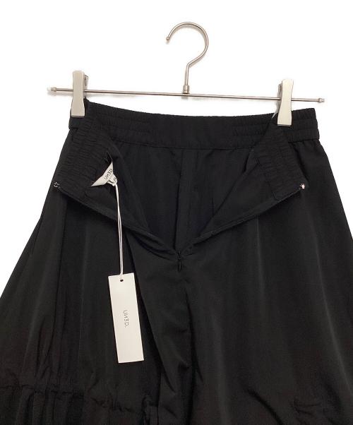 UN3D.（アンスリード）UN3D. (アンスリード) アシメギャザーボリュームスカート ブラック サイズ:38の古着・服飾アイテム